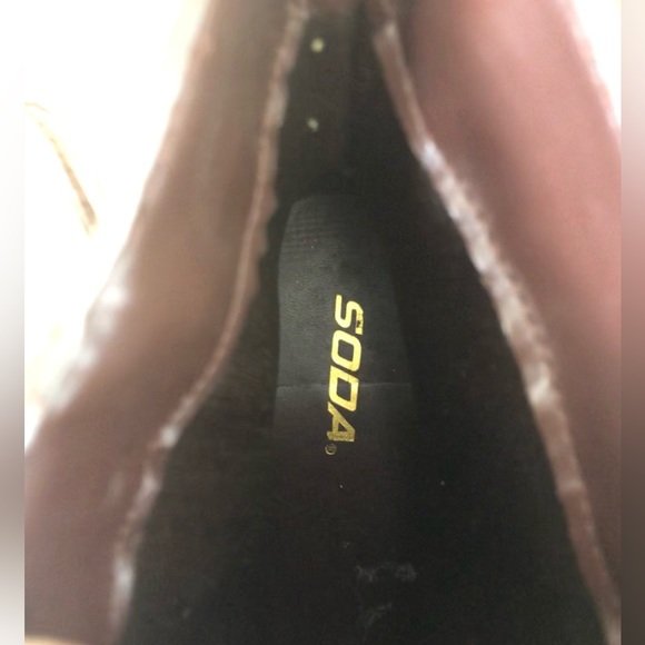 Boots - Picture 5 of 6